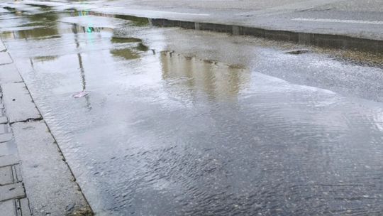 Awaria wodociągowa na Żubradziu. Są utrudnienia w ruchu