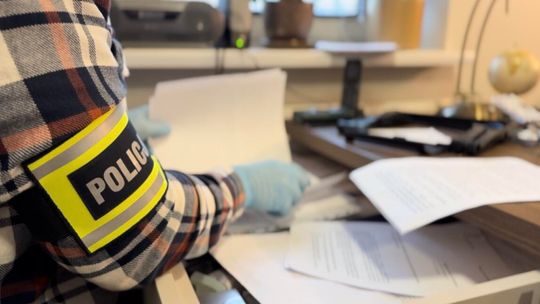 Duża akcja policji w Łódzkiem. Zatrzymani urzędnicy i policjanci. Chodzi o korupcję