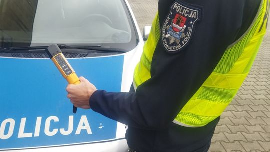 Ledwo trzymał się na nogach, a mimo to wsiadł na motorower