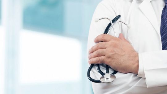 Lekarze i pielęgniarki poszukiwani. Publiczne placówki rekrutują