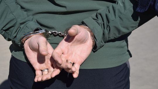 Łódzki adwokat "od trumien na kółkach" zatrzymany. Policja zdradza szczegóły akcji