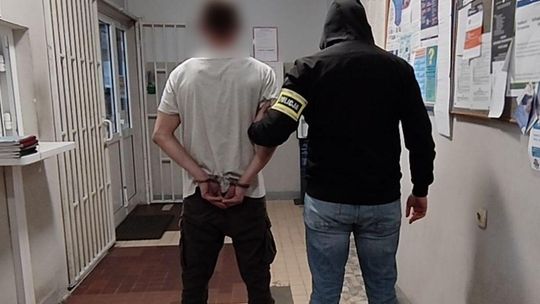 Skopał auto bez powodu. Straty nie są małe