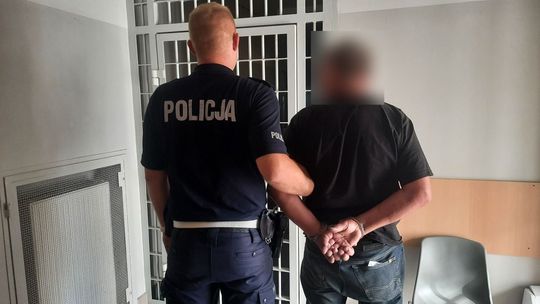 Stracił panowanie nad autem i wylądował w rowie. Miał ponad 3 promile! Słono za to zapłacił