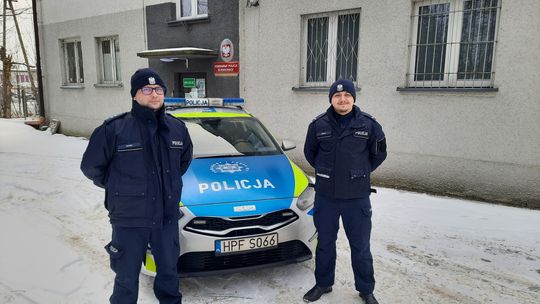 To mogło skończyć się tragicznie. 43-latek zasnął w śniegu!