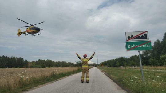 Tragedia na drodze w Łódzkiem. Osobówka uderzyła w słup energetyczny