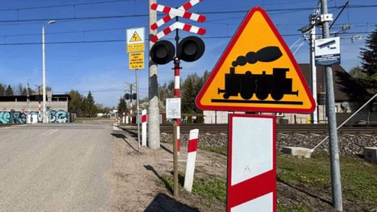 Uszkodzony przejazd zatrzymał ruch. Utrudnienia dla kierowców i pasażerów MPK Uszkodzony przejazd zatrzymał ruch. Utrudnienia dla kierowców i pasażerów MPK