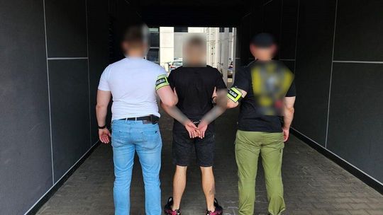 Wpadł przy największym centrum handlowym w Łodzi. Narkotyki miał w futerale na gitarę [ZDJĘCIA]