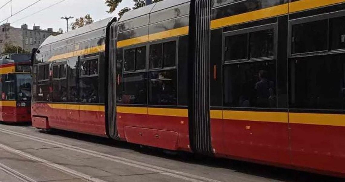 BMW zablokowało tramwaje. Zatrzymanie MPK Łódź na Polesiu