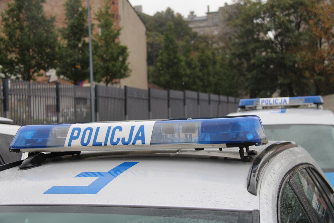 Dramatyczna akcja pod Łodzią. Policjant jak Spider-Man! Dramatyczna akcja pod Łodzią. Policjant jak Spider-Man!