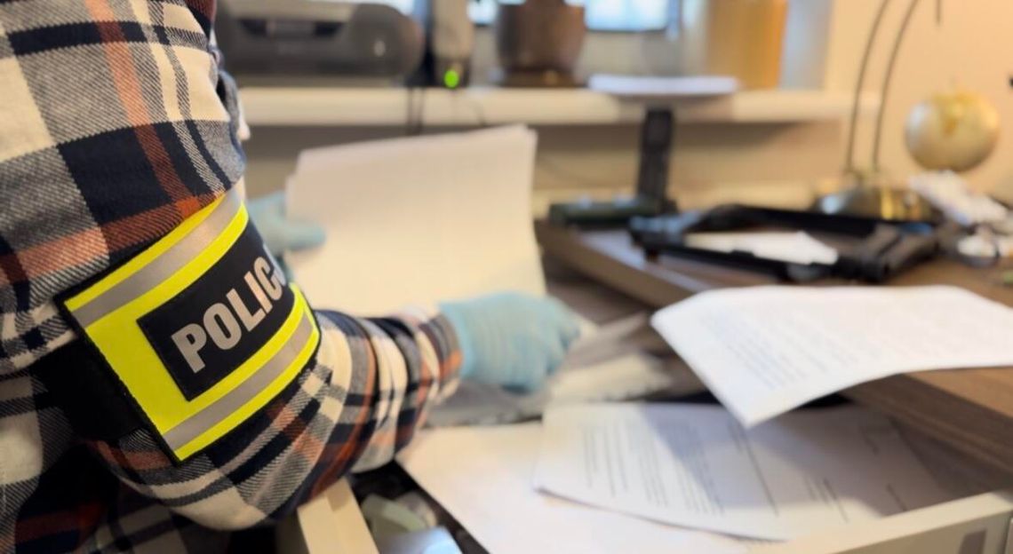 Duża akcja policji w Łódzkiem. Zatrzymani urzędnicy i policjanci. Chodzi o korupcję Duża akcja policji w Łódzkiem. Zatrzymani urzędnicy i policjanci. Chodzi o korupcję