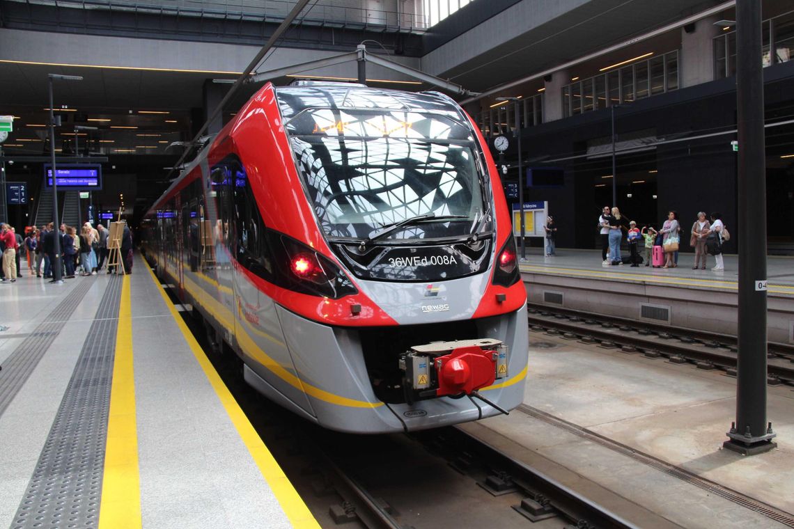 Ferie w Łódzkiem. Do ciekawych miejsc dojedziesz Łódzką Koleją Aglomeracyjną