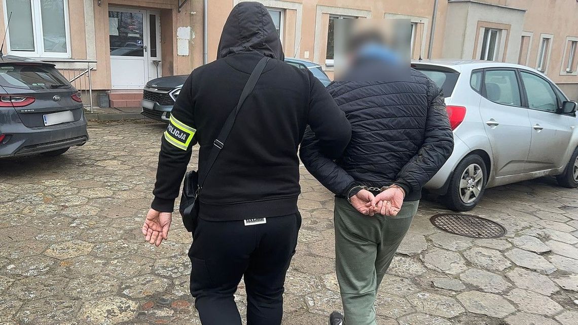 Jego łupem padały głównie szczoteczki elektryczne. Zaskoczyli go policjanci z Bałut