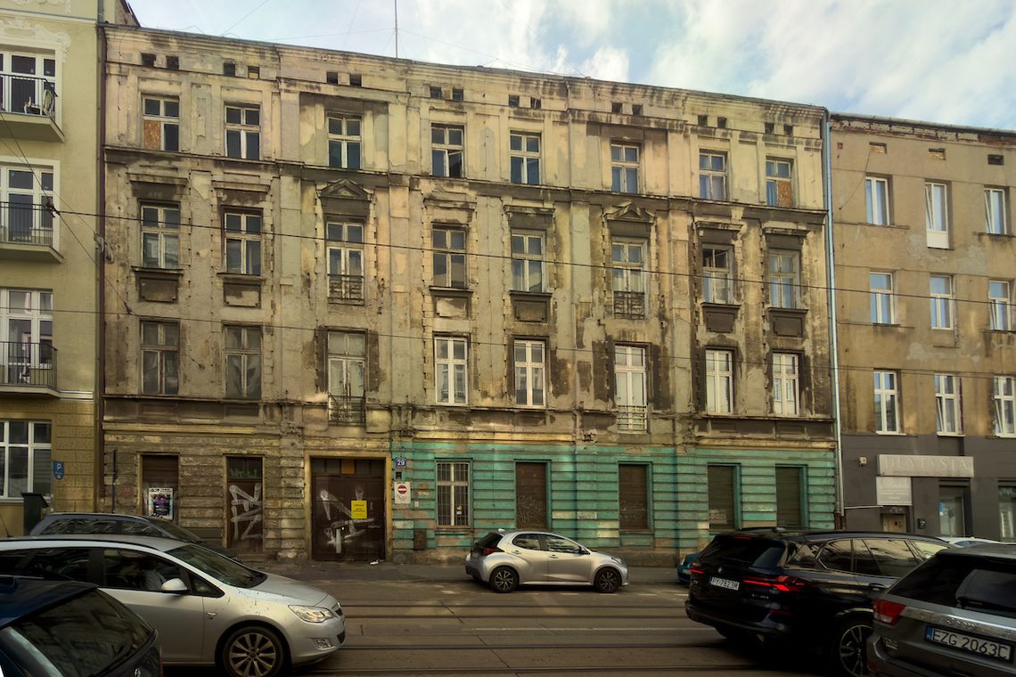 Kamienica w centrum Łodzi idzie na sprzedaż. Miasto chce za nią 6,9 mln zł Kamienica w centrum Łodzi idzie na sprzedaż. Miasto chce za nią 6,9 mln zł