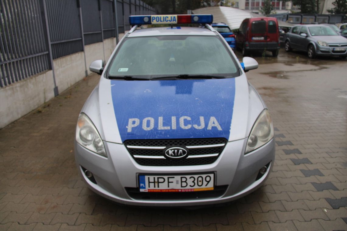 Kontrterroryści i pies od materiałów wybuchowych w akcji [ZDJĘCIA]