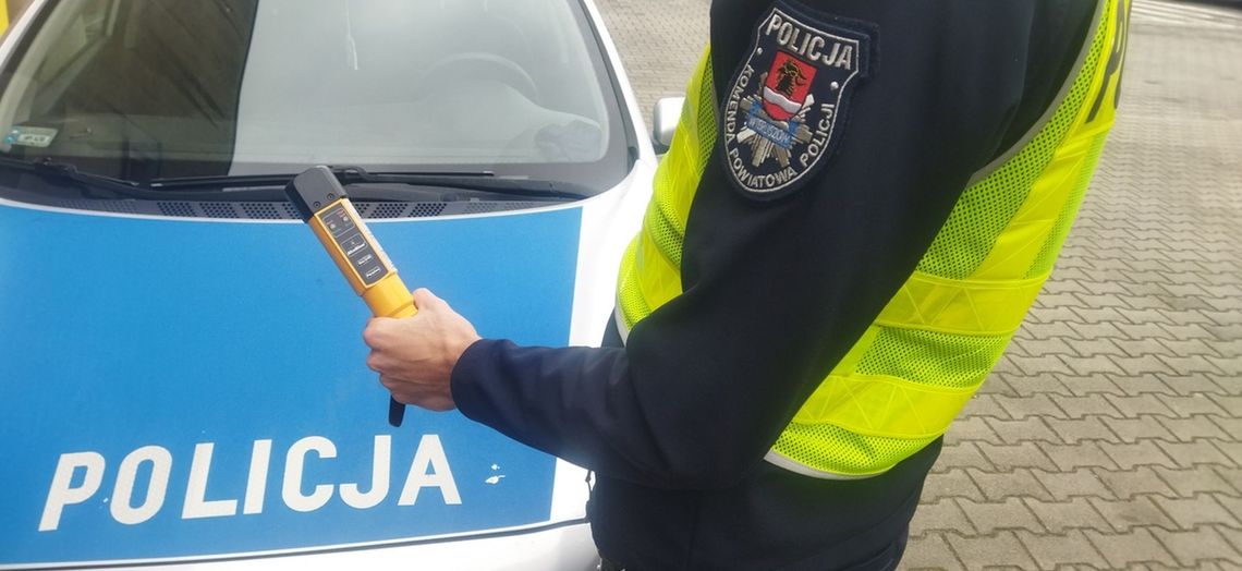 Ledwo trzymał się na nogach, a mimo to wsiadł na motorower