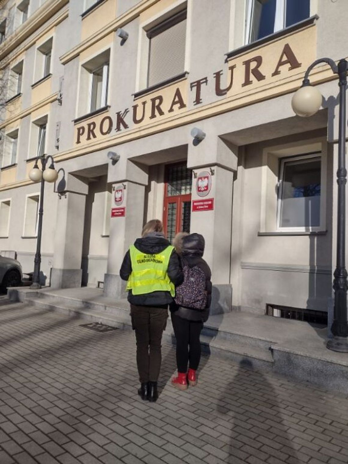 Lewe faktury warte grube miliony złotych. Kto się na nich wzbogacił?