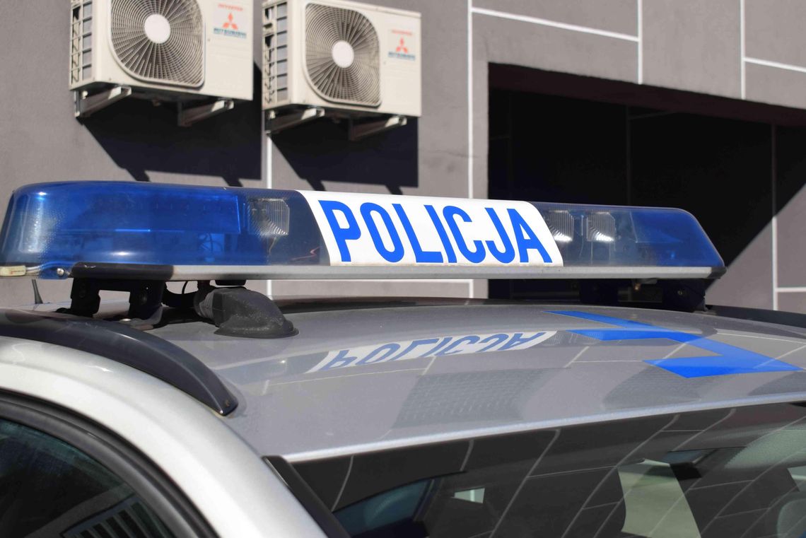 Leżał bez ruchu w kałuży. Dramat 44-latka z Górnej