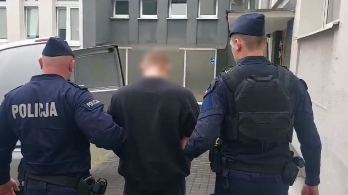 Nożownik zaatakował w jednej ze zgierskich kamienic