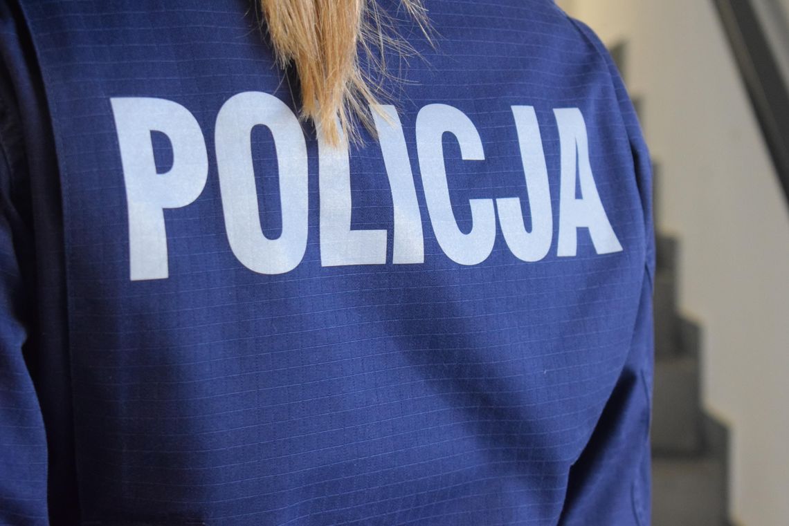 Panika pod szkołą w Śródmieściu. Podejrzany mężczyzna częstował dzieci cukierkami