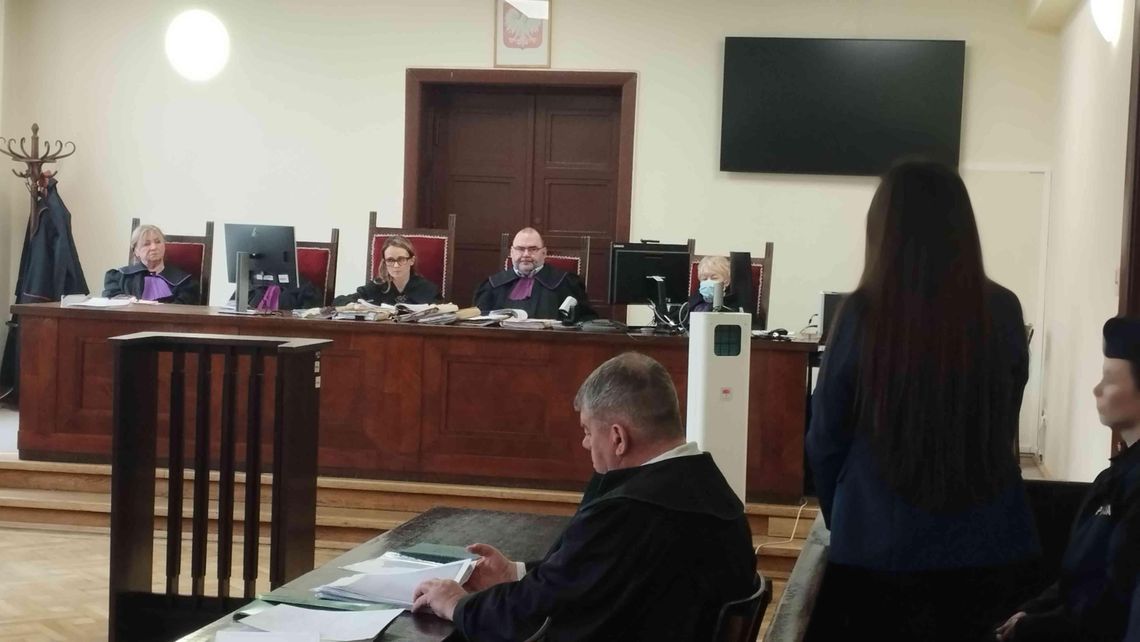 Po pijanemu z nożem rzuciła się na człowieka. Ruszył ponowny proces 24-letniej łowiczanki