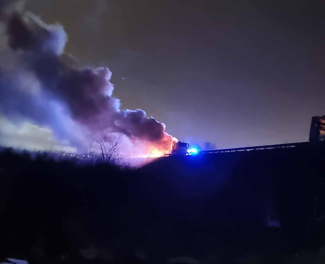 Pożar ciężarówki na A1. Dym było widać z wielu kilometrów! Pożar ciężarówki na A1. Dym było widać z wielu kilometrów!