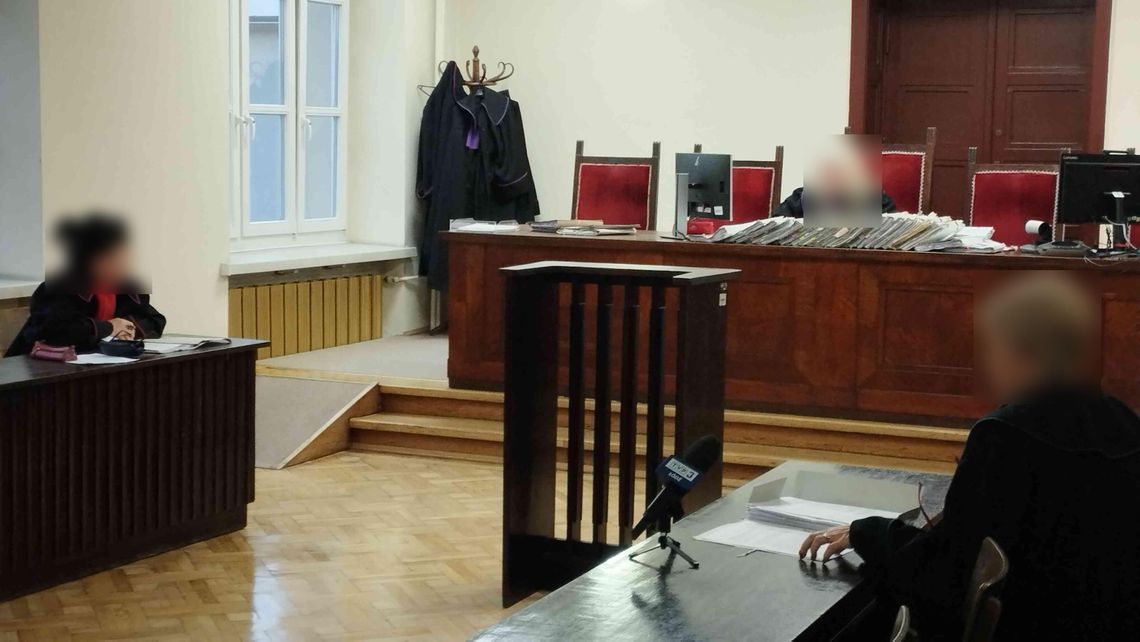 Przeżyła upadek z pierwszego piętra. Co wydarzyło się w kamienicy na Górnej? [FOTO]