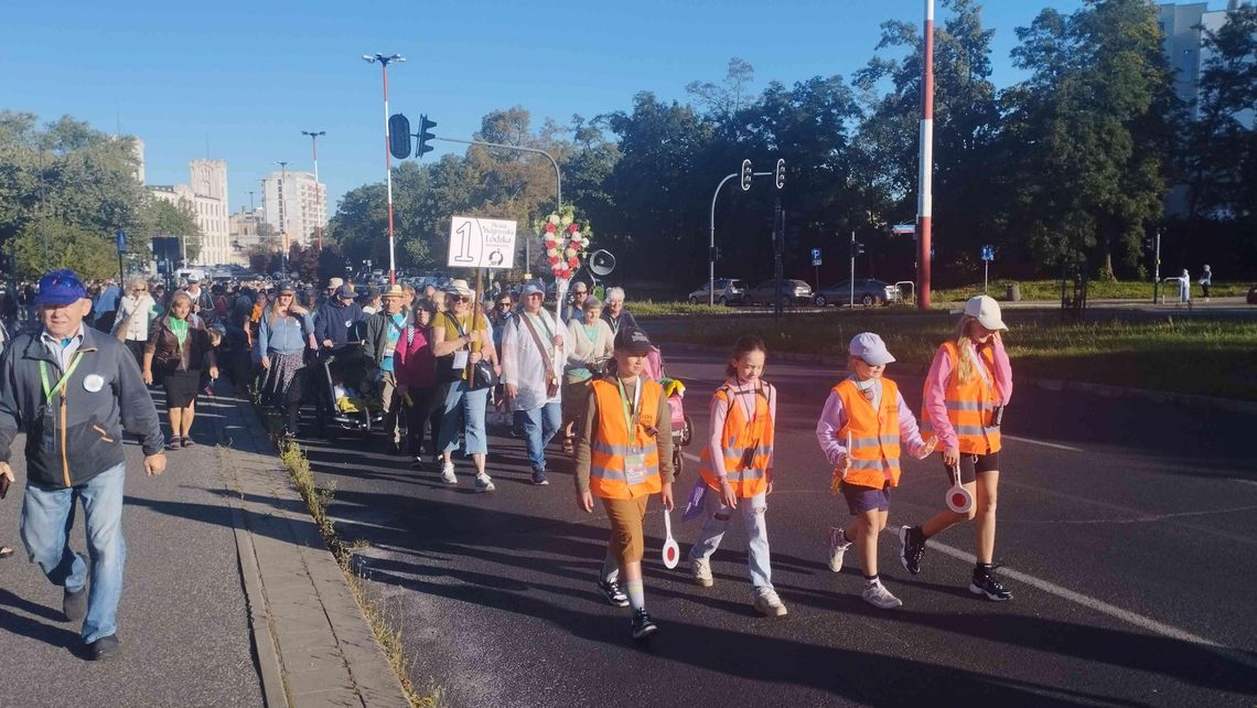 Ruszyli! 100. Łódzka Piesza Pielgrzymka na Jasną Górę jest już w drodze Ruszyli! 100. Łódzka Piesza Pielgrzymka na Jasną Górę jest już w drodze