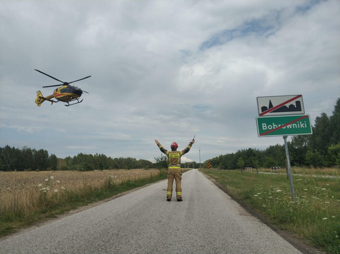 Tragedia na drodze w Łódzkiem. Osobówka uderzyła w słup energetyczny