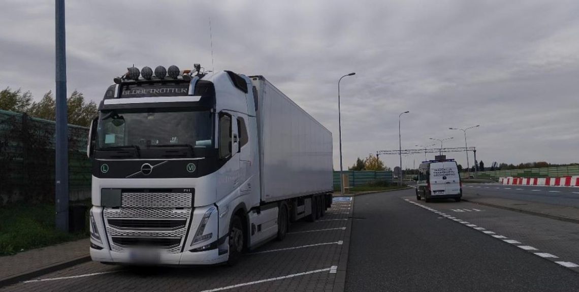 Turecki TIR jak bomba. Zatrzymano go pod Strykowem Turecki TIR jak bomba. Zatrzymano go pod Strykowem