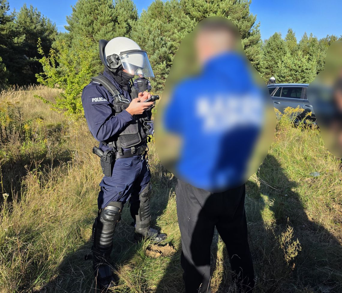 Ustawka pseudokibiców pod Zgierzem. Czekali na przeciwników, przyjechali... policjanci Ustawka pseudokibiców pod Zgierzem. Czekali na przeciwników, przyjechali... policjanci