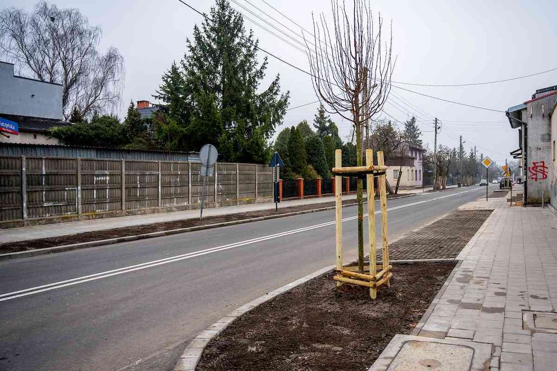 Ważna ulica na Chojnach przejezdna. Mieszkańcy czekali na to od wakacji Ważna ulica na Chojnach przejezdna. Mieszkańcy czekali na to od wakacji